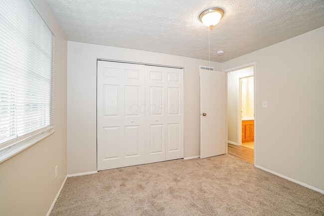 Building Photo - 511 Hilltop Dr