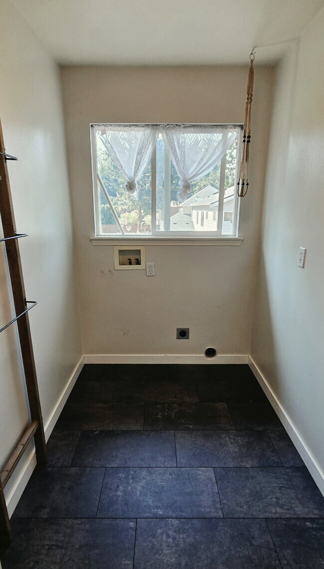 Building Photo - 23580 Brixton Pl