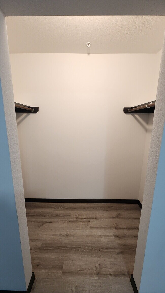 Building Photo - Available Now! - Modern 2 Bedroom, 2 Full Bathroom with Garage