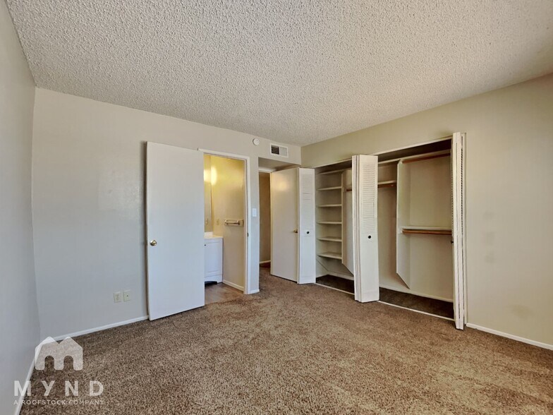 Building Photo - 3128 W Villa Rita Dr