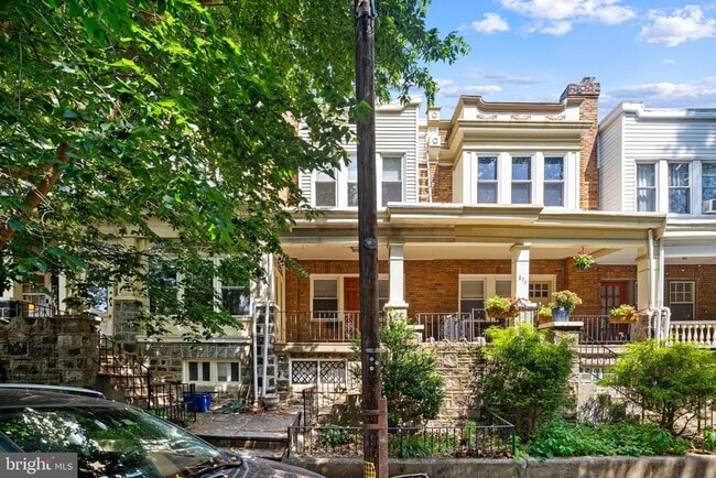 Primary Photo - 881 N 21st St