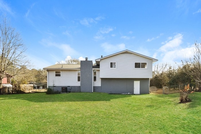 Building Photo - 455 Emmett St