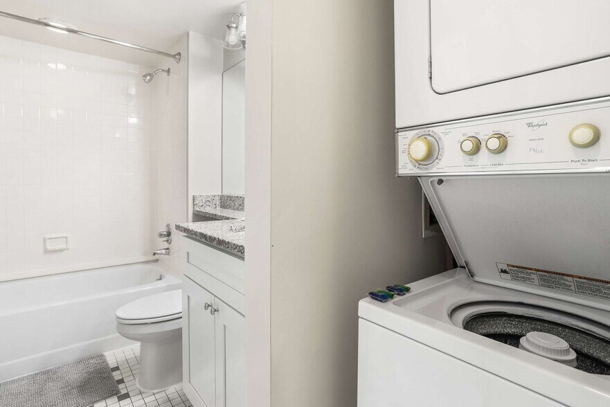 Building Photo - 401 12th St S