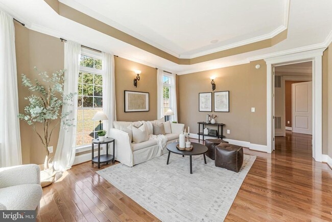 Building Photo - 829 Golden Arrow St