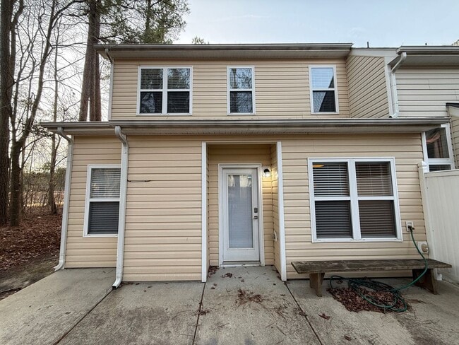 Building Photo - Modern 3BD, 2.5BA End Unit Raleigh Townhome with HOA Amenities Near I-540 & Triangle Town Center