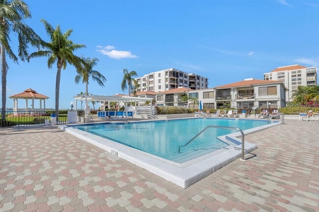 Building Photo - 6295 Bahia Del Mar Cir