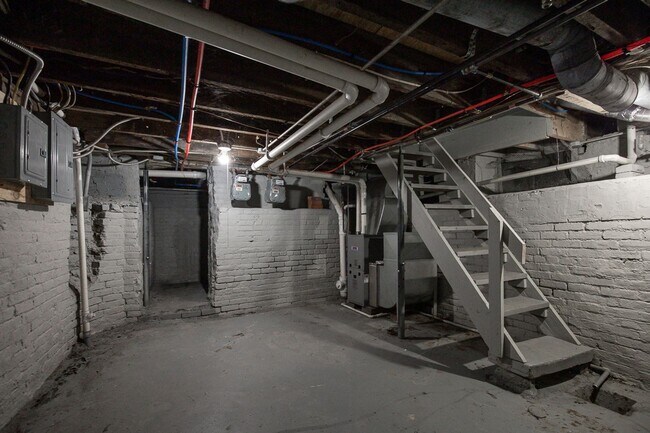 Building Photo - 3422 W 52nd St