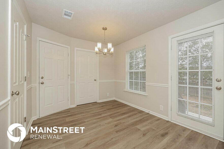 Building Photo - 209 Grovedale Trce