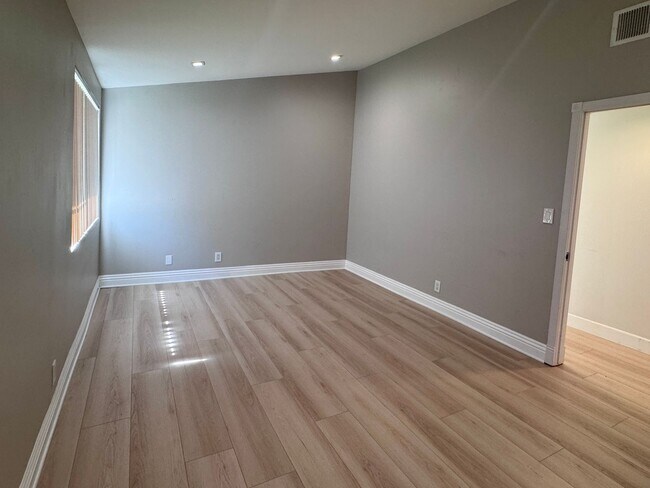 Building Photo - Beautifully remodeled 4 bedroom house in prime Woodland Hills Neighborhood