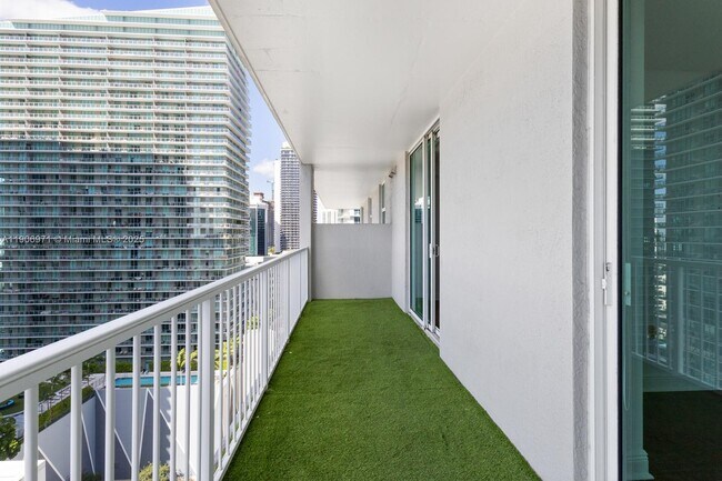 Building Photo - 1250 S Miami Ave