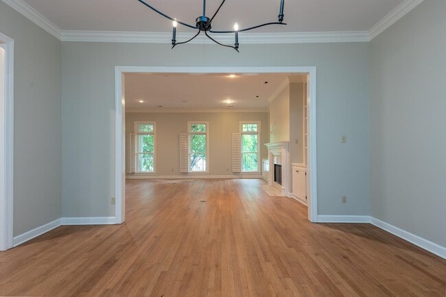 Building Photo - 1060 Island Dr