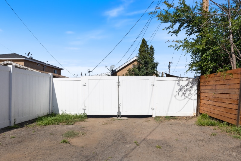 Building Photo - 227 S Main St