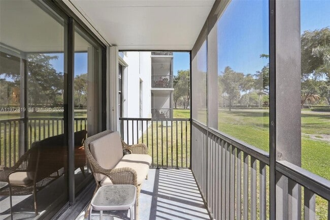 Building Photo - 3101 N Country Club Dr