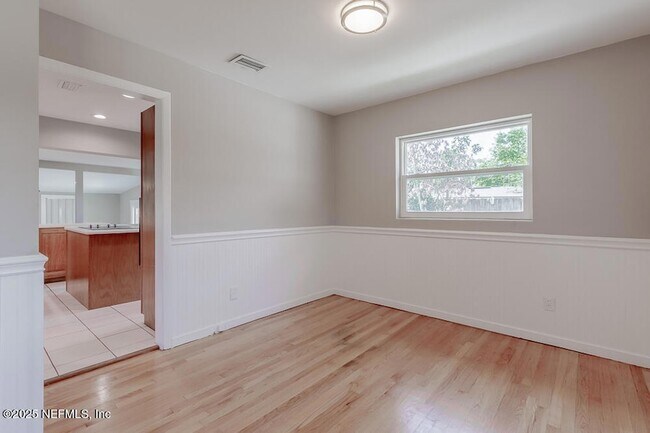 Building Photo - 5640 Coppedge Ave