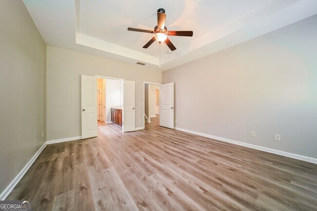 Building Photo - 108 Thomaston St