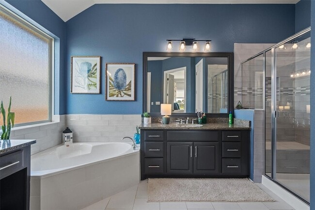 Building Photo - 4945 Strada Dr