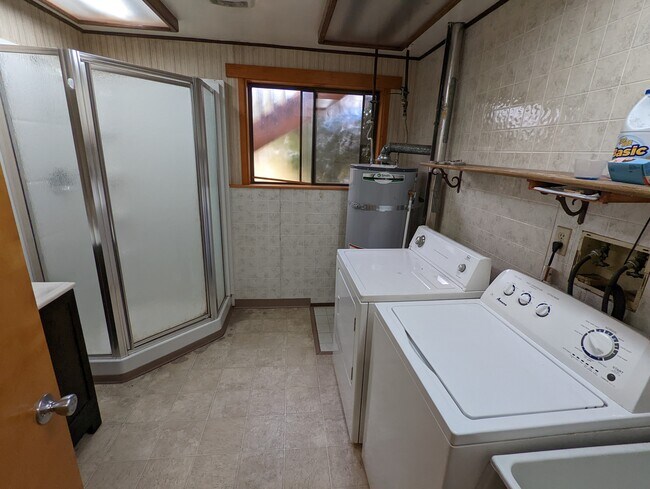 Downstairs Bath/Laundry Room - 1119 Nevada St