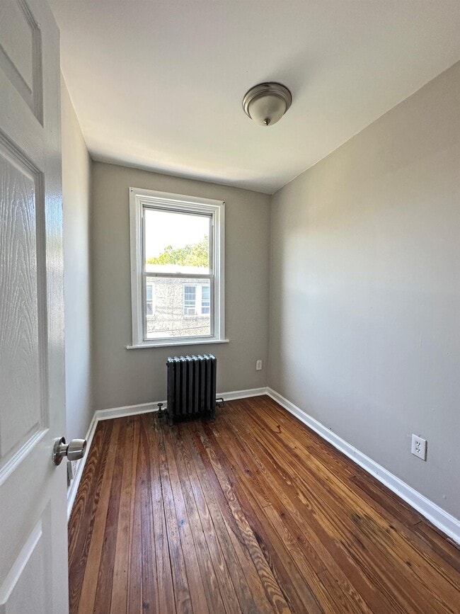 Building Photo - 1422 S Patton St