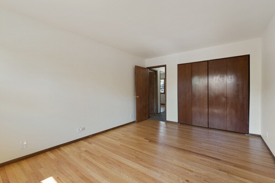 Building Photo - 3750 S 81st St