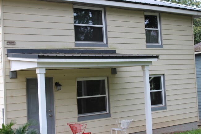 Building Photo - 2/1 Downtown Marianna Apartment