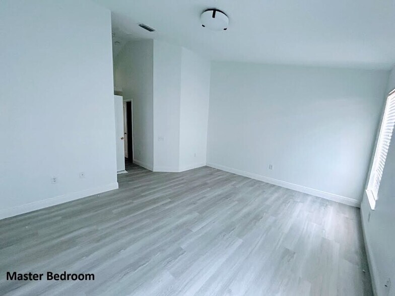 Building Photo - 5023 Quadrangle Ct