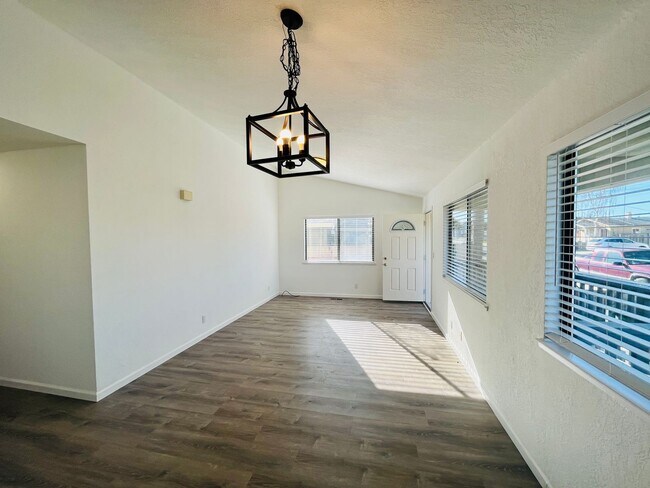 Building Photo - 230 Prospect St