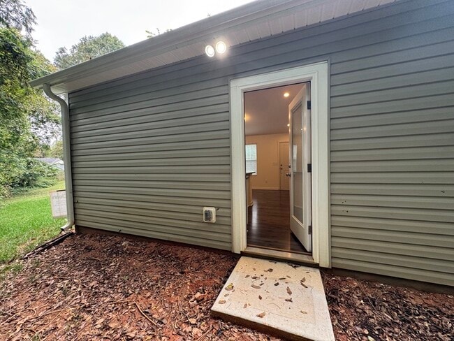 Building Photo - 1 br ADU home