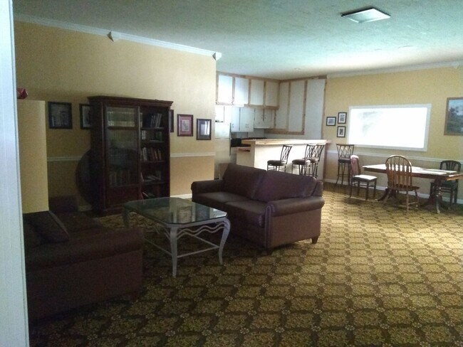 Building Photo - Great location off Leetsdale/Parker and Florida with lots of amenities such as AC, pool, hot tub,...