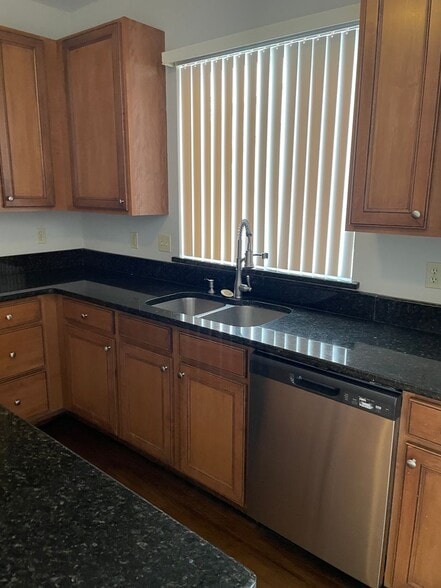 Building Photo - 248 Greenshire Ln