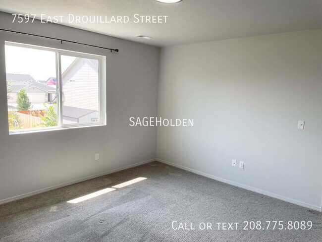 Building Photo - 7597 E Drouillard St