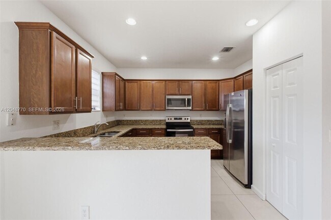 Building Photo - 8820 NW 103rd Ave