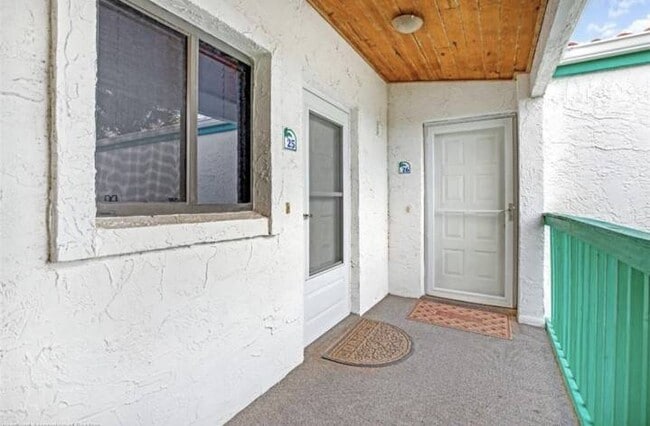 Building Photo - 4801 Casablanca Cir