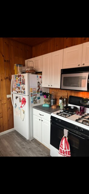 Kitchen - 114 Locust St