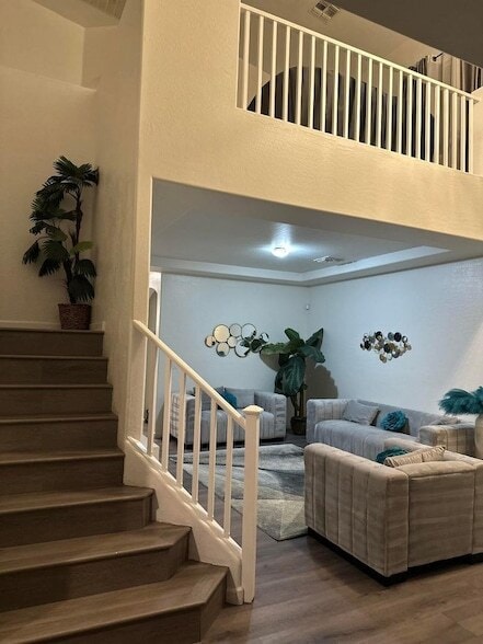 Building Photo - 6424 N Florence Ave