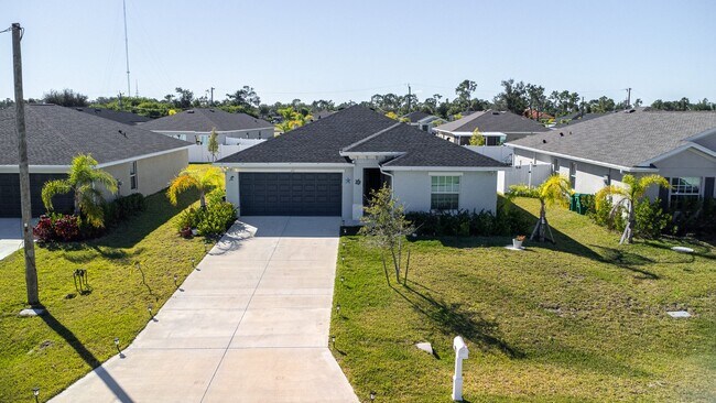 Building Photo - 111 Naomi Pl