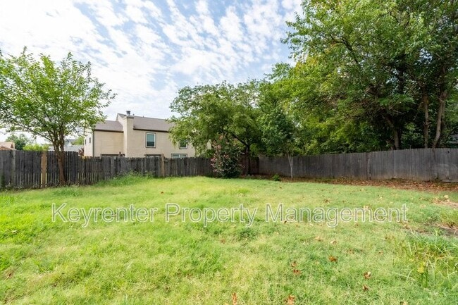 Building Photo - 7130 S Darlington Ave