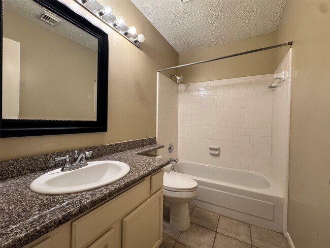 Building Photo - 11 Cottage Grove Pl