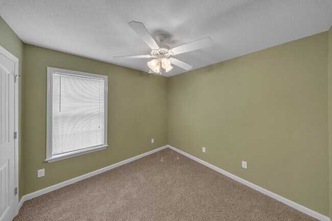 Building Photo - "Charming 3-Bedroom with 2 Full Baths in Valdosta – Perfect Blend of Comfort and Style!"