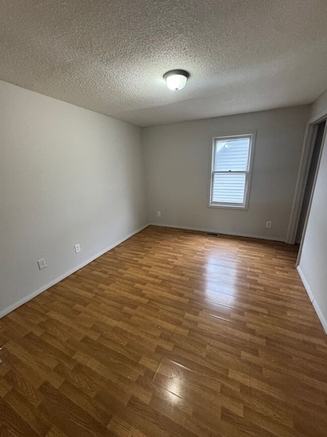 Building Photo - 513 E Suttenfield St