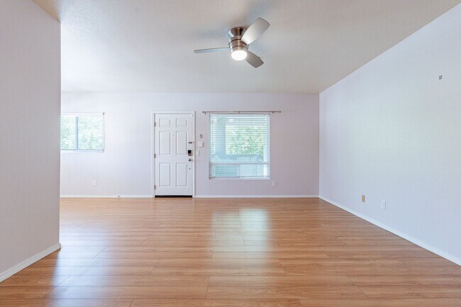 Building Photo - Chandler's Best-Kept Secret: Spacious Cond...