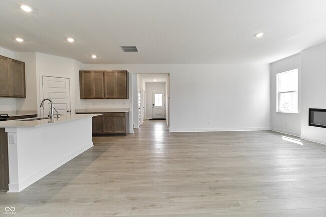 Building Photo - 422 Eisenhower St