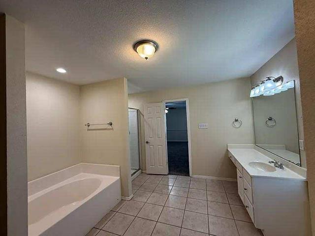 Building Photo - 8813 Stirrup Way