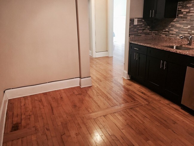 Building Photo - 4823 N Springfield Ave