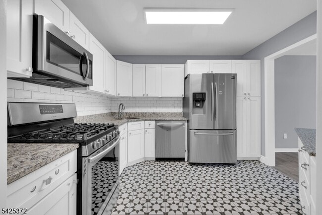 Building Photo - 30 Birch Terrace