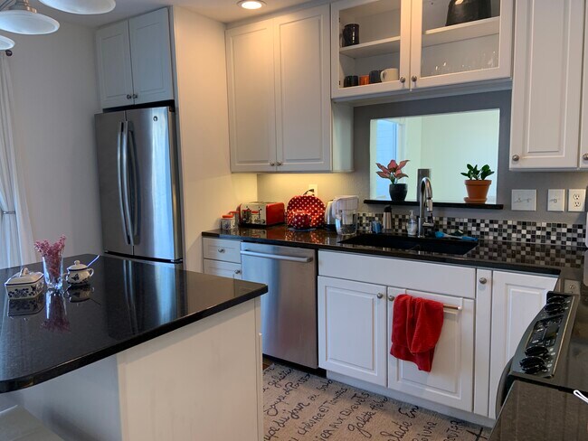 Building Photo - 823 Spyglass Cir