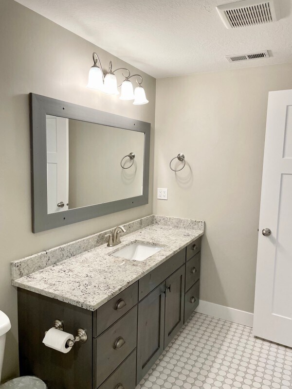 Building Photo - 6953 Canyon Meadows Dr