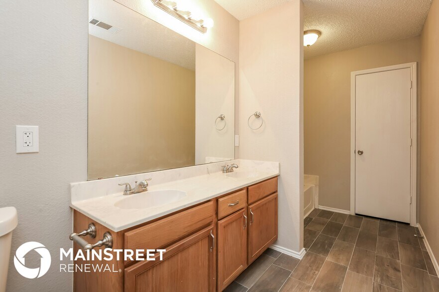 Building Photo - 8724 Limestone Dr