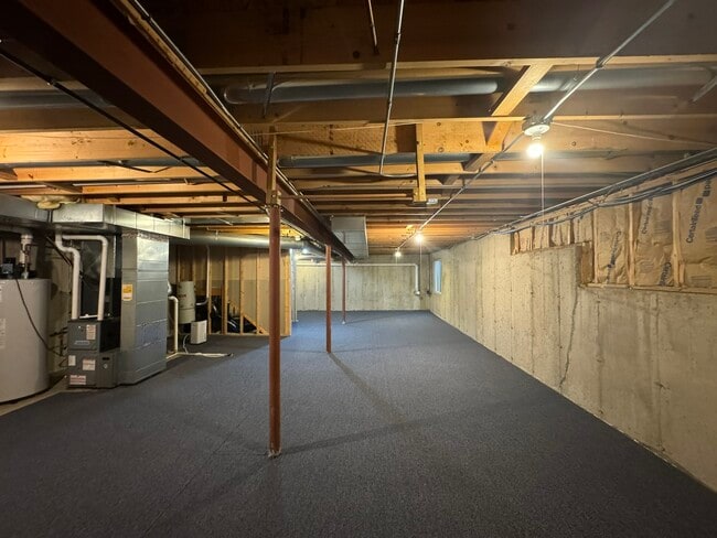 Building Photo - 1N061 Mission Ct