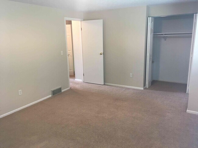 Building Photo - 6554 Portage St NW