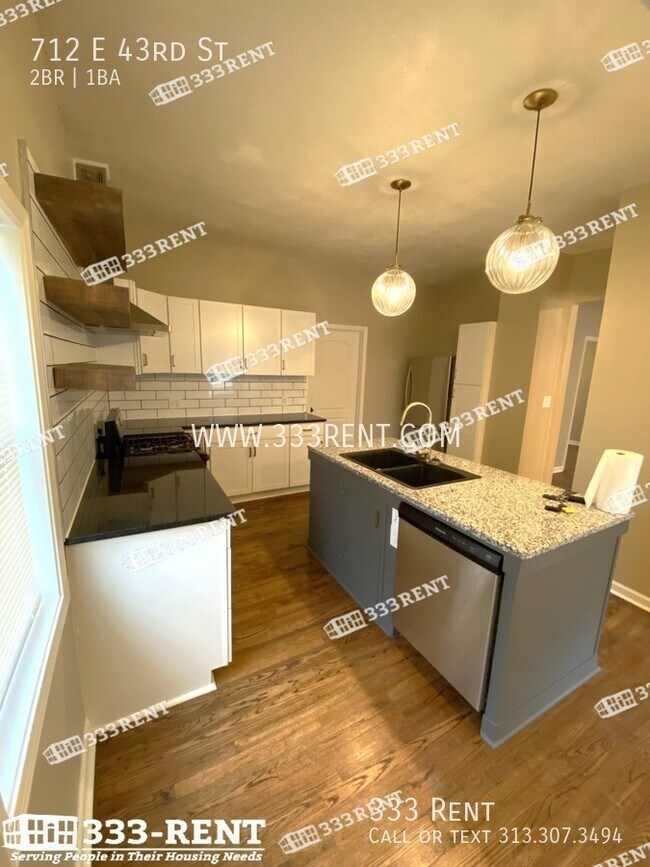 Building Photo - 712 E 43rd St